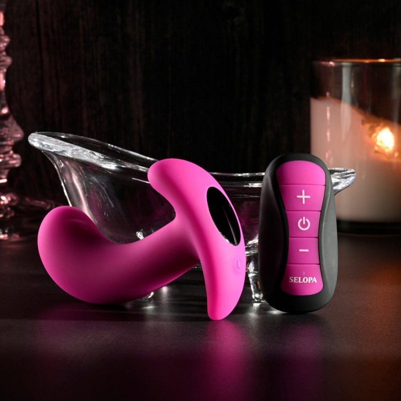 Selopa Hooking Up Vibrating Anal Plug With Remote Control