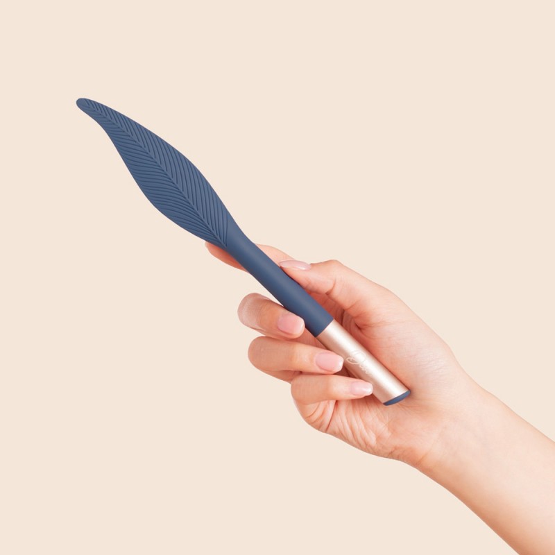 Deia the Feather w/Charging Case Clitoral Vibrator