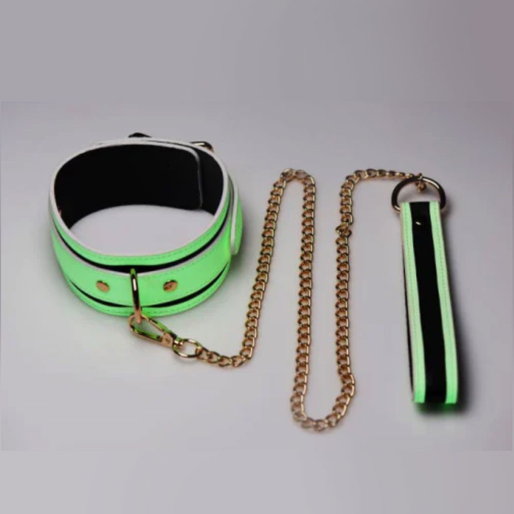 Master Series Kink In The Dark Glowing Collar With Leash