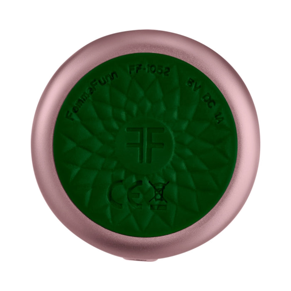 bougie plug with flared base femme funn