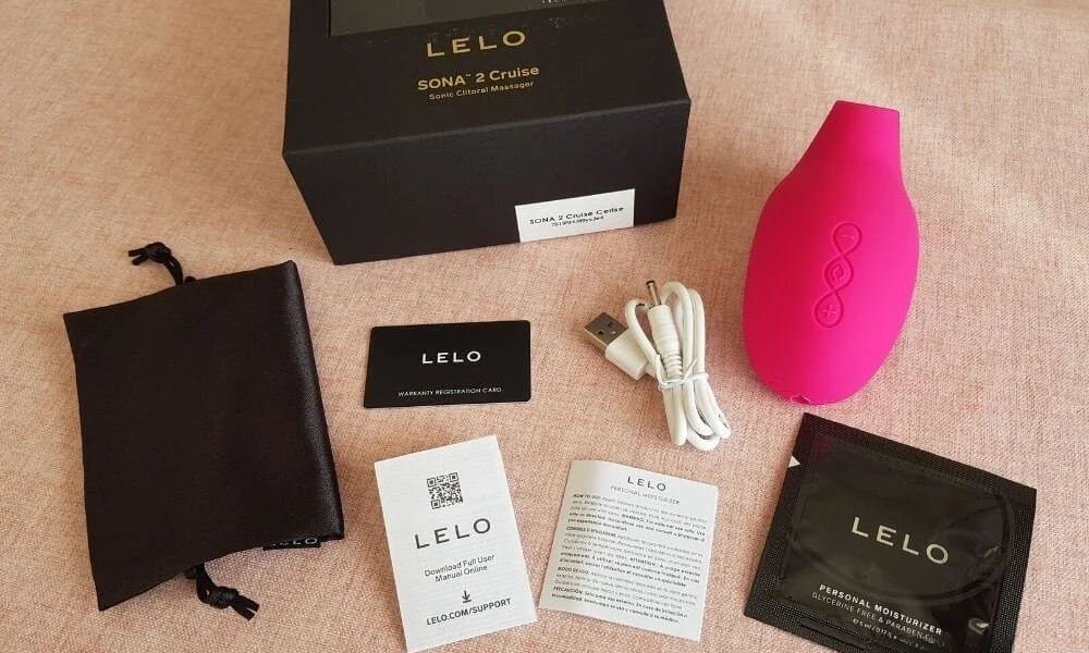 Lelo Sona Cruise 2 design, size, and luxury packaging contents