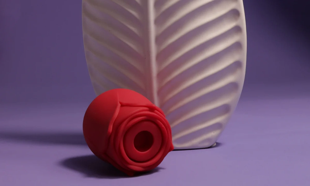 how does a rose toy work