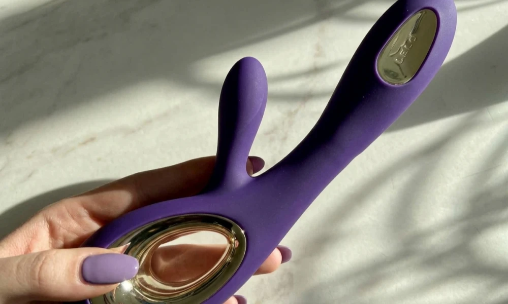 soraya wave rabbit vibrator with slim curved shaft ergonomic external stimulator for comfortable internal fit