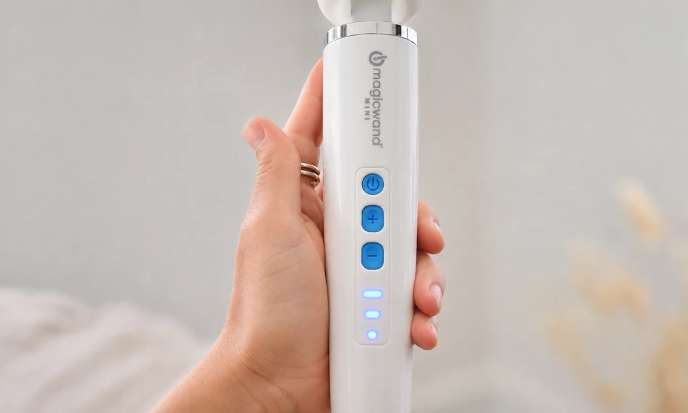 Magic Wand Mini Review: Comfort, Controls, and Partner Use Magic Wand Mini review image showing hand grip, control buttons, and compact wand design